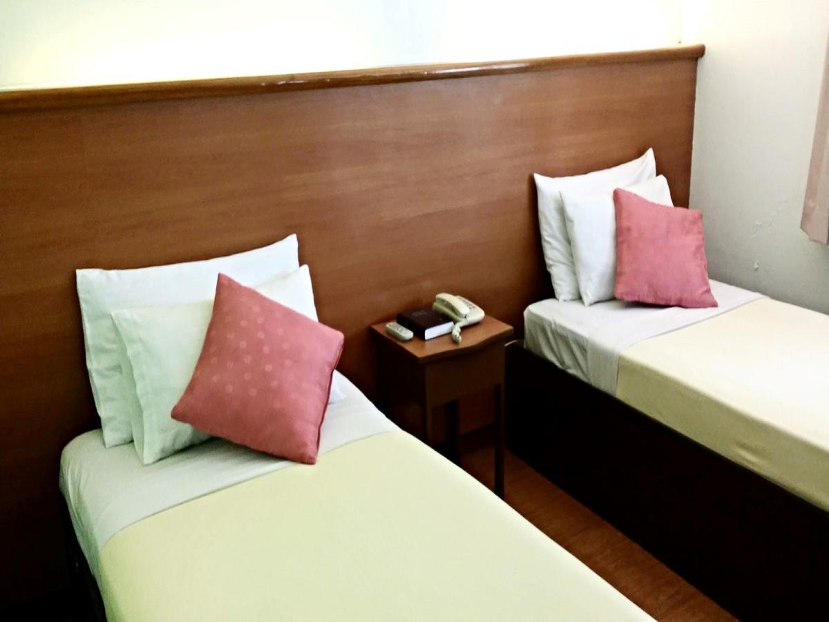 Cabanatuan City La Parilla Hotel מראה חיצוני תמונה